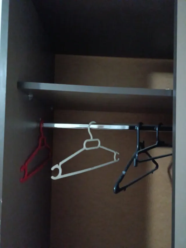 Armario puertas correderas y 4 cajones