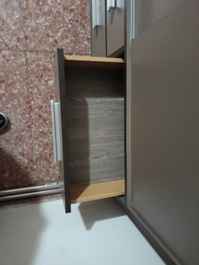 Armario puertas correderas y 4 cajones