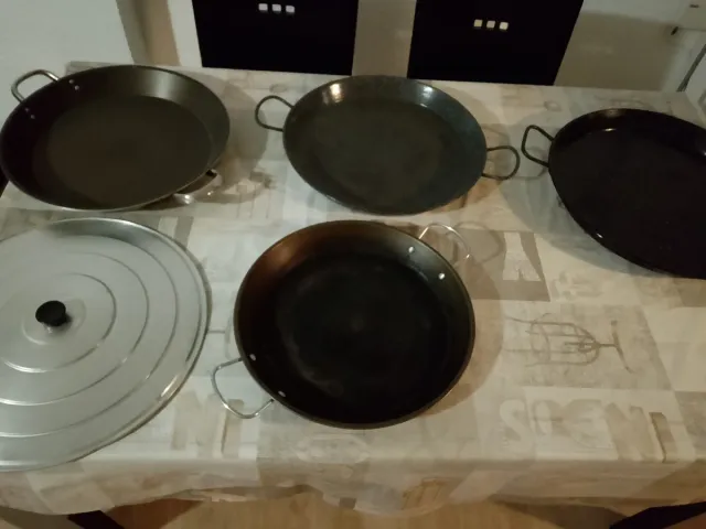 Paelleras metálicas y tapa