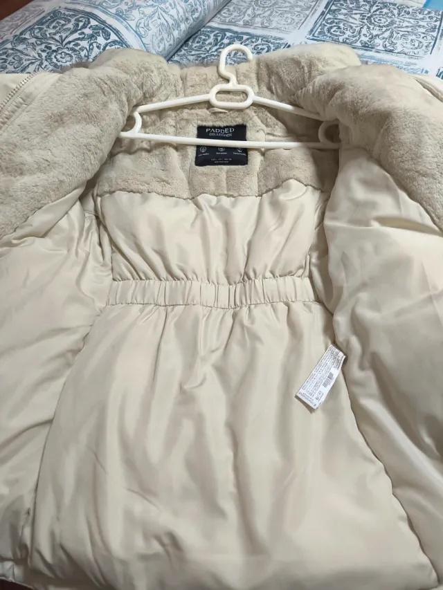 Abrigo blanco crema Stradivarius talla L