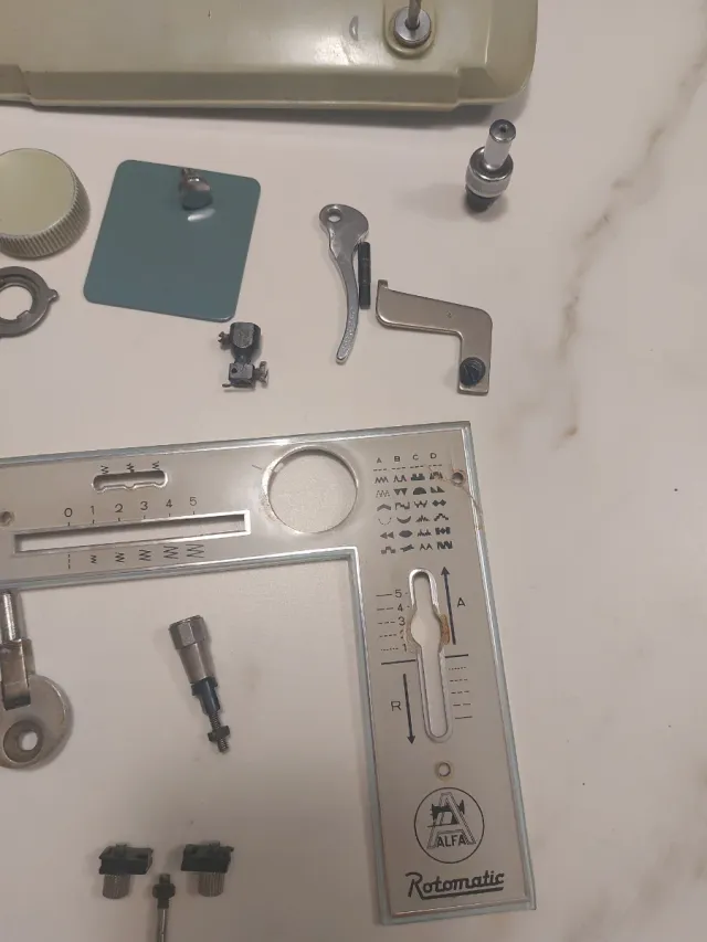 Maquina de coser Alfa Rotomatic