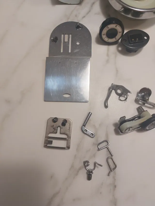 Maquina de coser Alfa Rotomatic