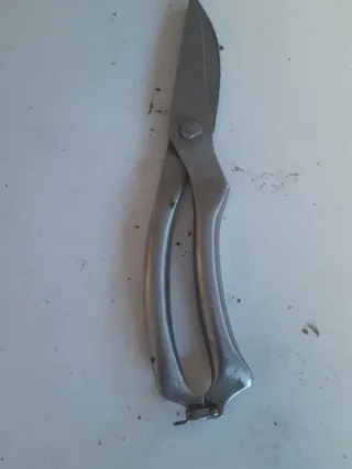 Tijeras de cortar chapa 9€unidad