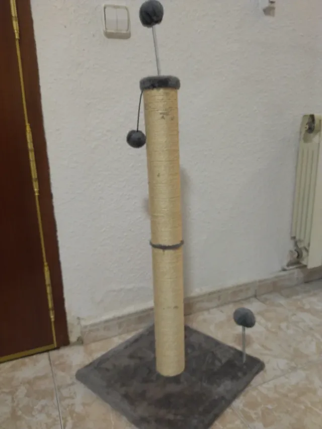 Rascador para gatos en buen estado