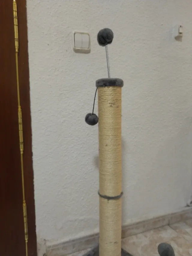 Rascador para gatos en buen estado