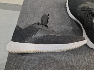 Zapatillas Reebok Negras y Blancas