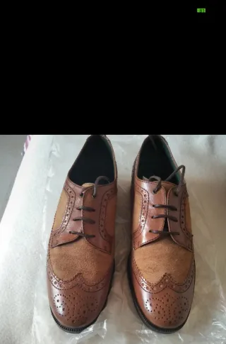 Zapatos de mujer en tonos marrón y beige de cuero