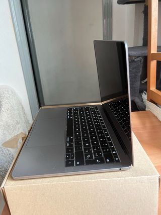 MacBook Pro 13 i7 16GB RAM 500GB SSD