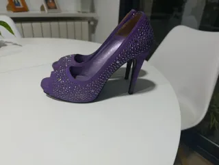 Sandalias LODI piel tachuelas tacón 38