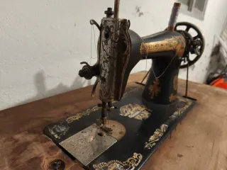 Máquina de coser Singer antigua