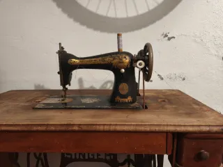 Máquina de coser Singer antigua