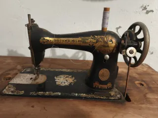 Máquina de coser Singer antigua
