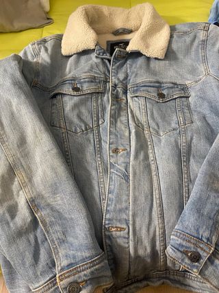 Chaqueta tejana Hollister con borrego