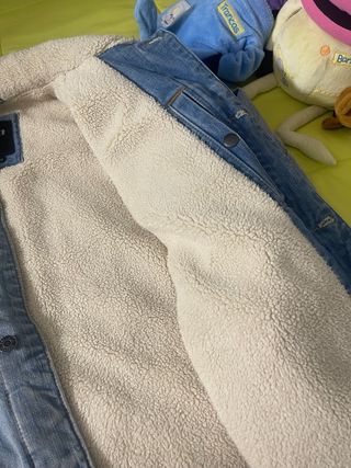 Chaqueta tejana Hollister con borrego