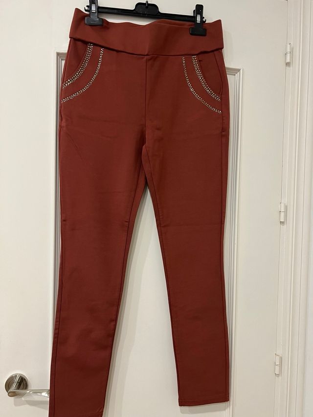 Pantalón pitillo teja talla L