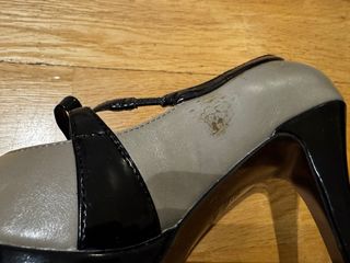 Zapatos tacón 11 cm, peep toe gris y negro