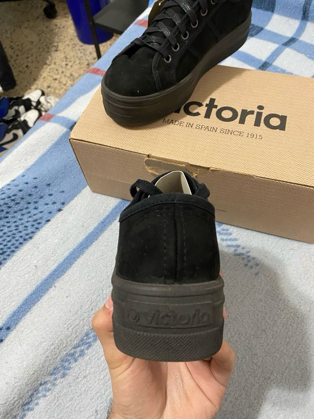 Victoria Zapatillas Negras