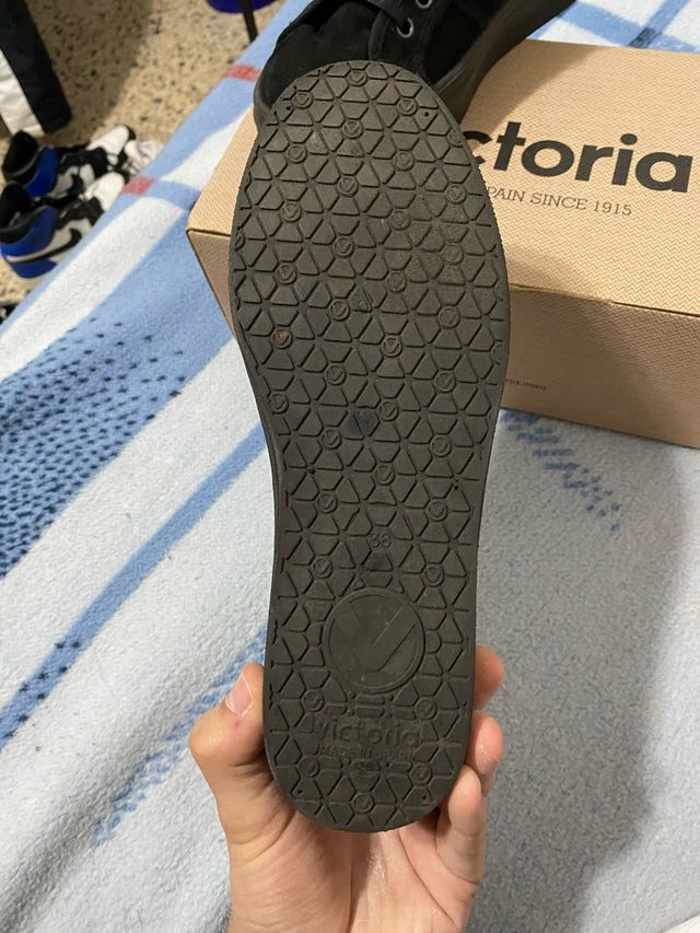 Victoria Zapatillas Negras