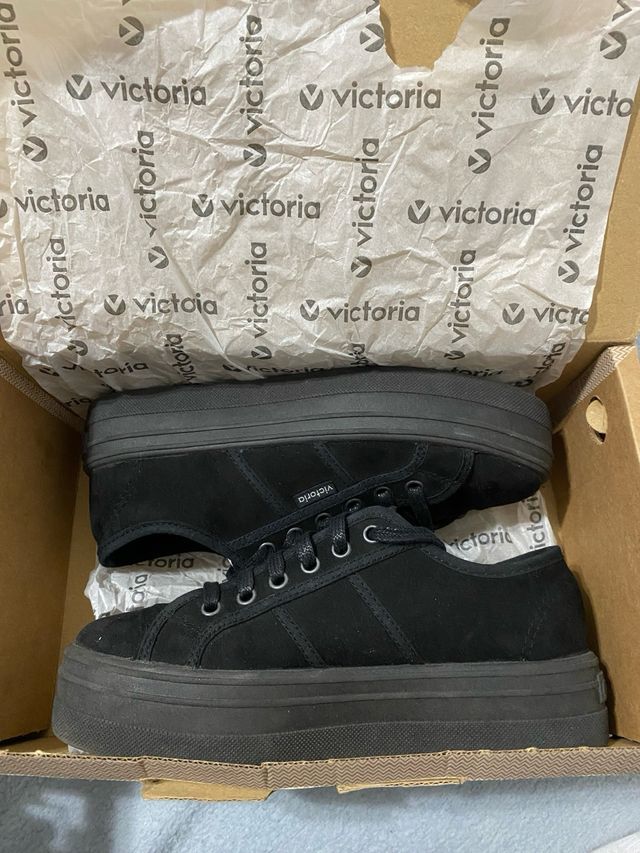 Victoria Zapatillas Negras