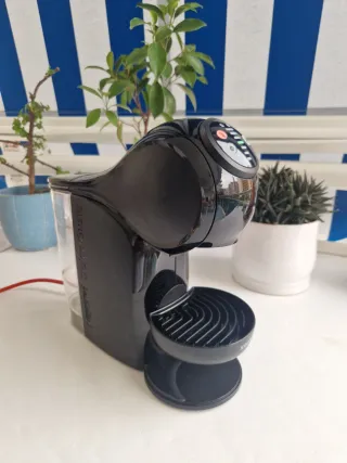 Cafetera Dolce Gusto Negra