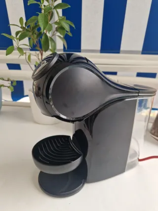 Cafetera Dolce Gusto Negra