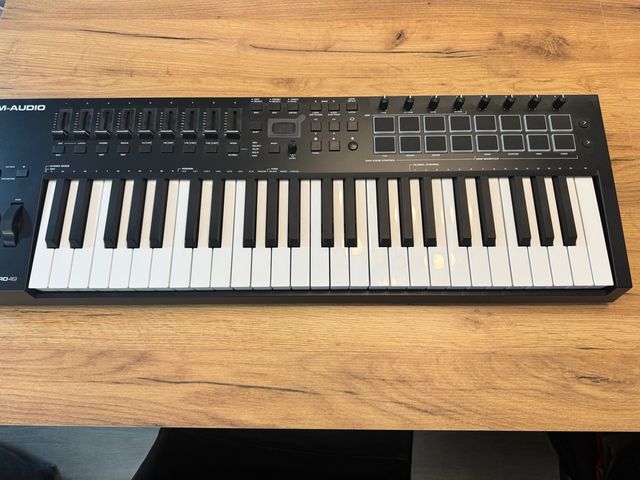 Controlador MIDI M-Audio Oxygen Pro 49