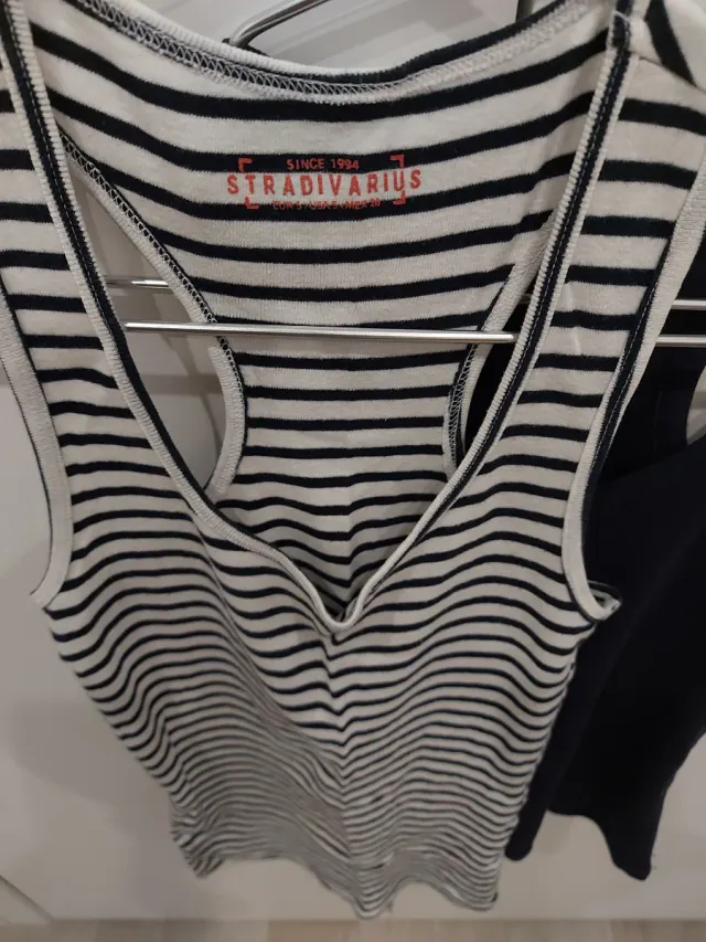 2 Camisetas de tirantes rayas y azul marino