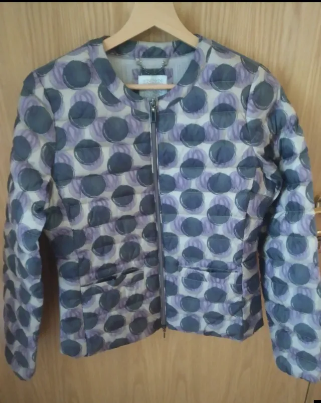 Cazadora Geox puntos morado y gris