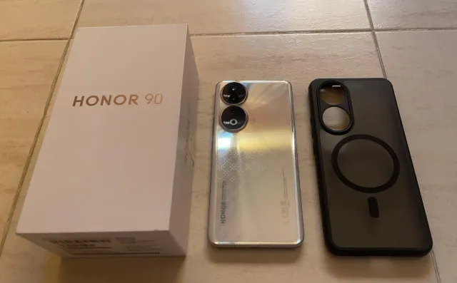 Honor 90
