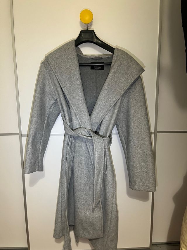 Gabardina gris Stradivarius