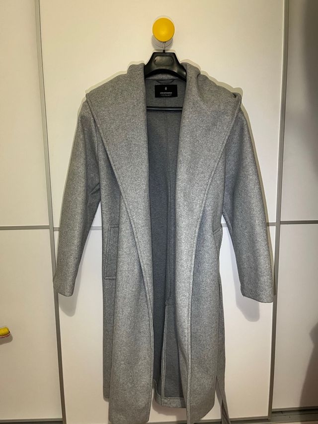 Gabardina gris Stradivarius
