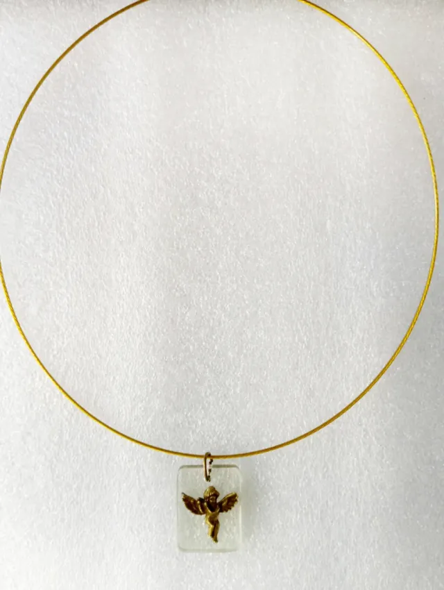 Collar choker con colgante de ángel