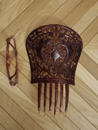 Peinetas antiguas carey con detalles dorados