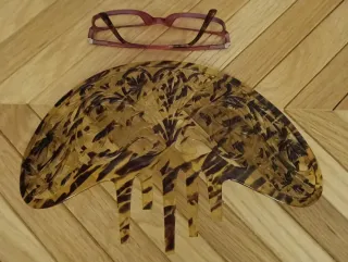 Peinetas antiguas carey con detalles dorados