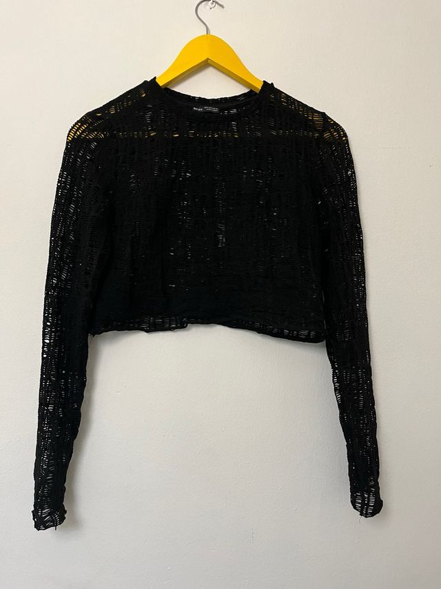 Top negro calado manga larga