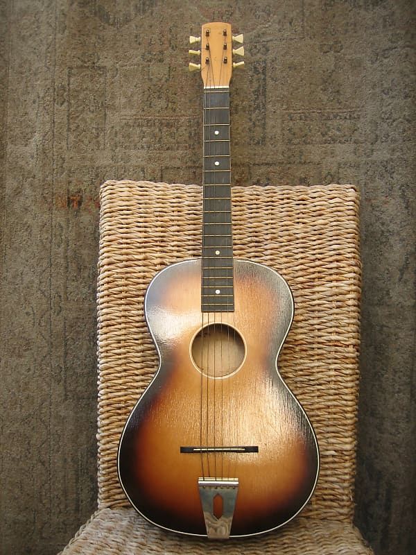 Guitarra Egmon Toledo 1957 La primera de Harrison.