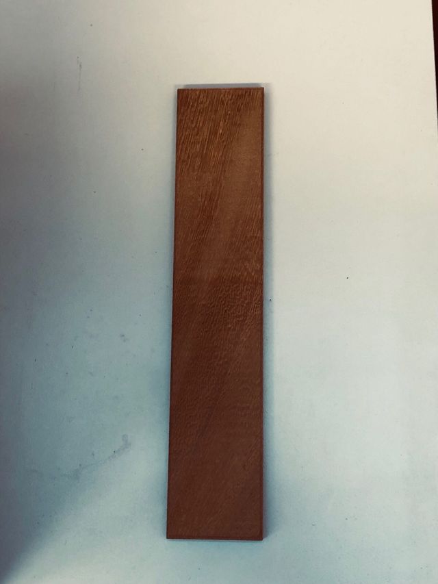 Listelli in legno massello di Iroko