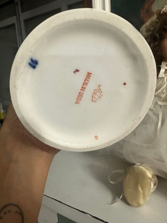 Jarrón de porcelana con cardos