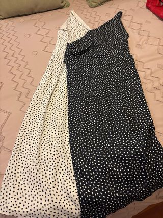 Vestido bicolor con topos