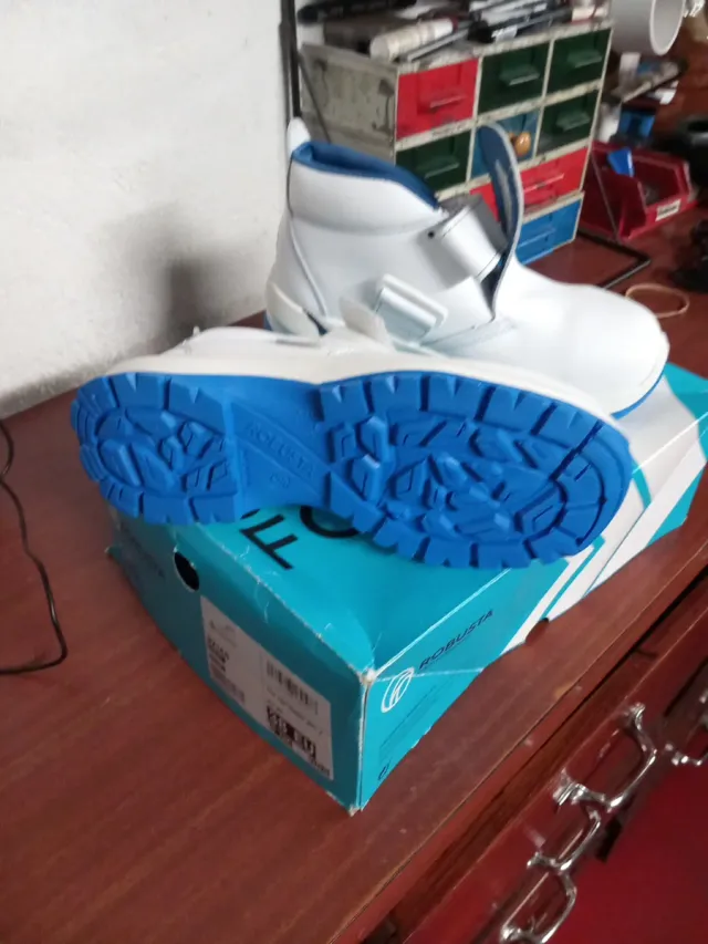 Botas de seguridad ROBUSTA blancas y azules