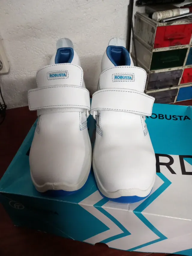 Botas de seguridad ROBUSTA blancas y azules