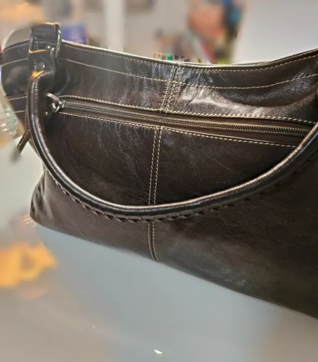 Bolso de piel marrón