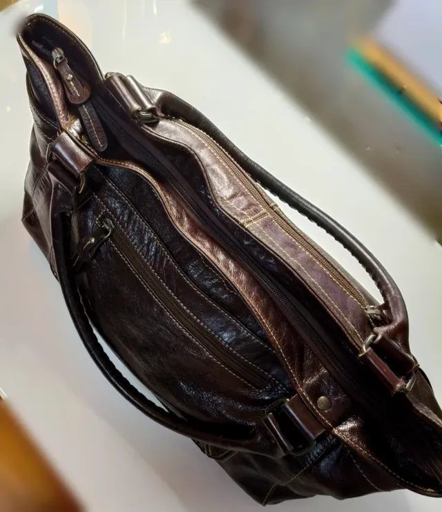 Bolso de piel marrón