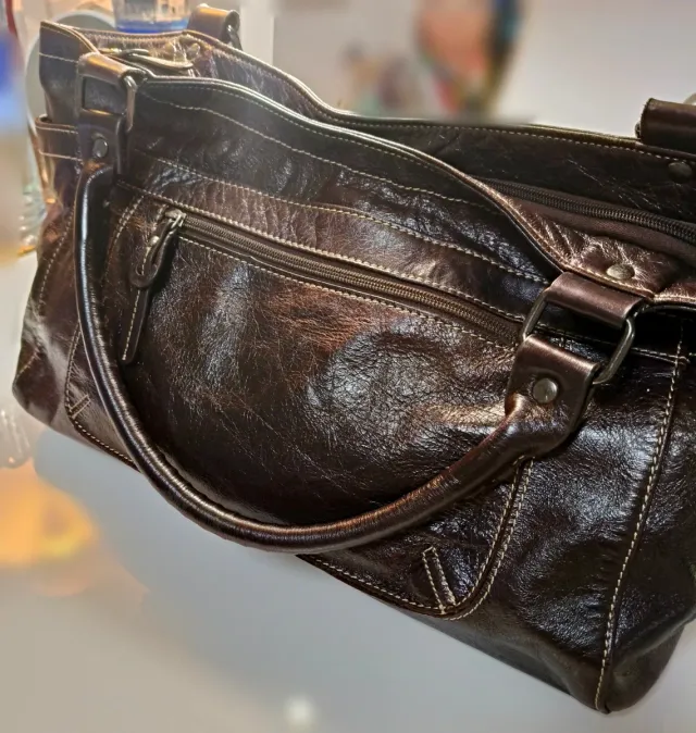 Bolso de piel marrón