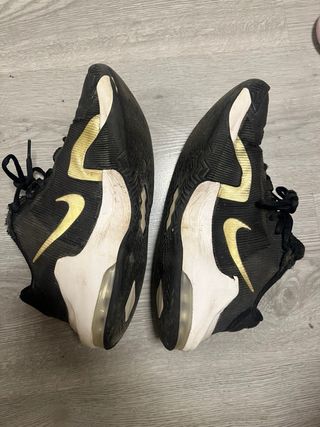 Zapatillas Nike Air Max Negras y Doradas