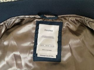 Cazadora bomber Bershka verde