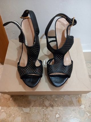 Zapatos de tacón negros