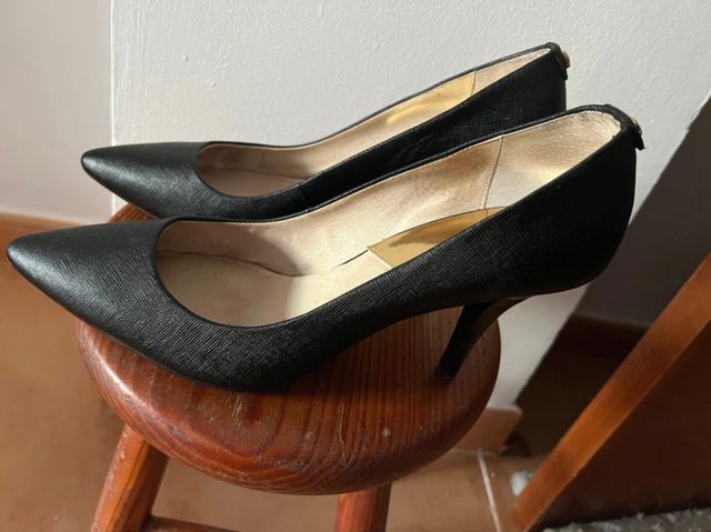 Tacones Michael Kors Negros