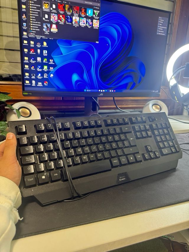 Teclado y Ratón RGB Mars Gaming