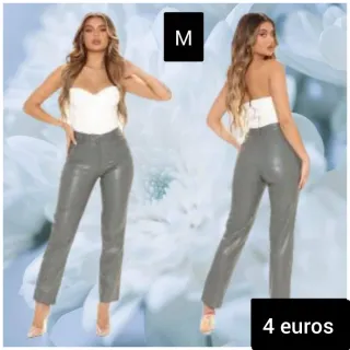 Pantalones grises efecto piel talla M